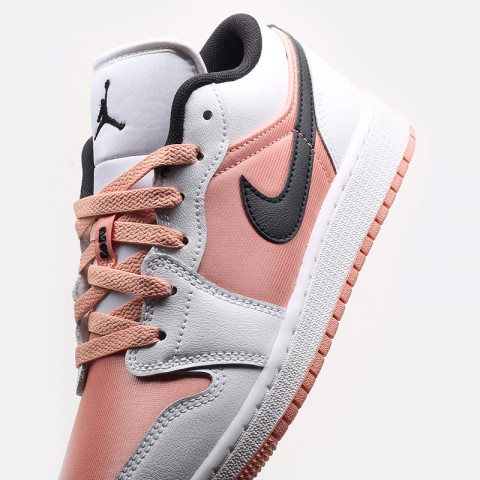 женские кроссовки Jordan 1 Retro Low (GS) – фото для каталога